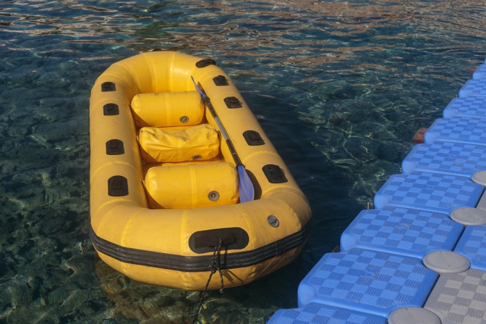 Жёлтый лодк.